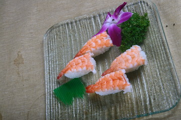 日式零点虾寿司