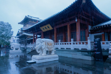 雪中的杭州的香积寺