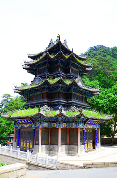 千山大佛寺风景区弥勒千佛阁