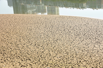 河道干涸