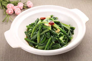 砂锅油麦菜