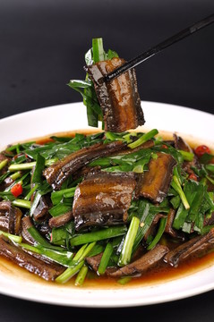 韭菜炒鱔魚