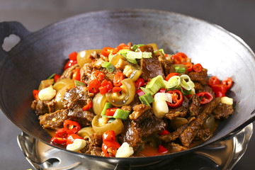 鍋仔帶皮牛肉