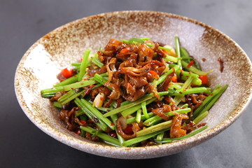 芹菜炒臘腸