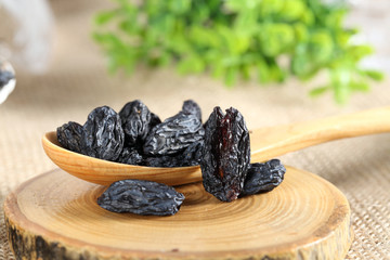 新疆特产吐鲁番黑葡萄干黑加仑