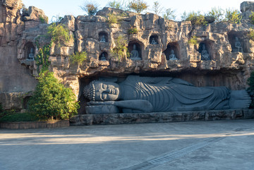 杭州宋城的石窟与佛像