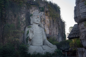 杭州宋城的石窟与佛像