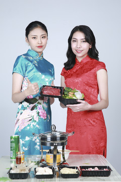 吃火鍋的女孩高清大圖