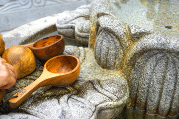 韩国雪岳山新兴寺圣水池