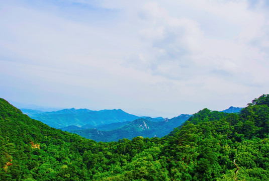 千山大佛寺景区观山峰群山风光