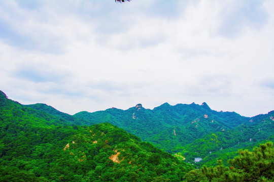 千山大佛寺景区观山峰群山风光