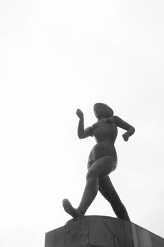 跑步的雕塑