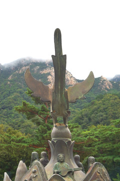 韩国雪岳山新兴寺凤凰神鸟铜塑