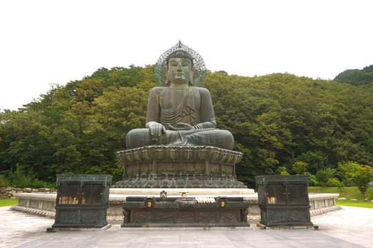 韩国雪岳山新兴寺统一大佛坐像