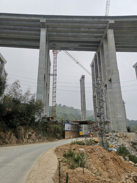 山区高架桥建造