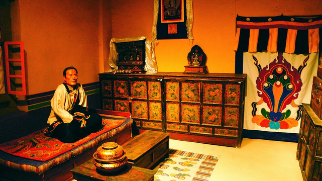 西藏博物院藏族民居蜡像