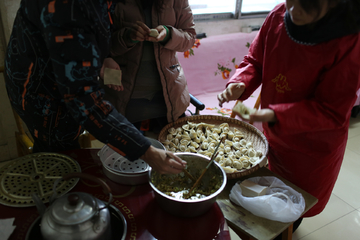 过年包饺子