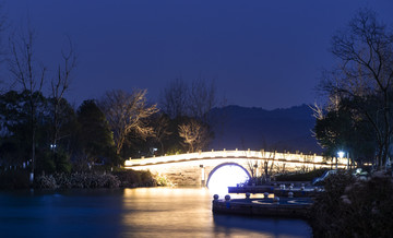 石桥夜景