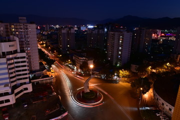 西昌长安街飞天塑像车轨夜景