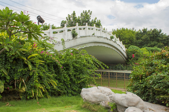 公园石拱桥