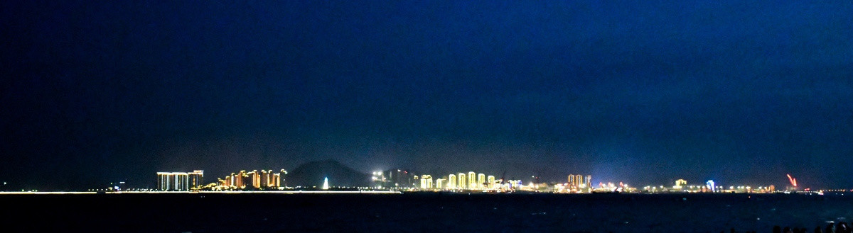 海滨城市夜景