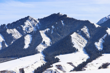 冰雪山峦