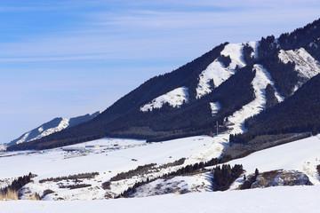 冰雪山峦