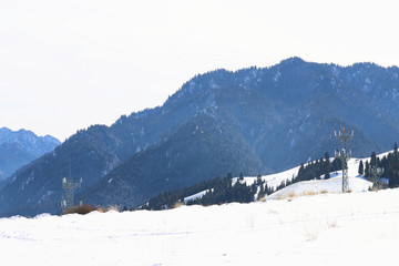 冰雪山峦