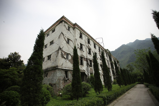 汶川地震漩口中学遗址