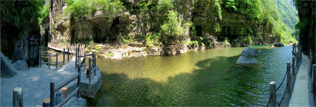 云台山泉瀑峡