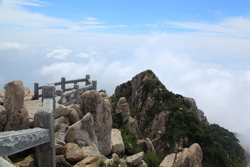 山东泰山云海之巅