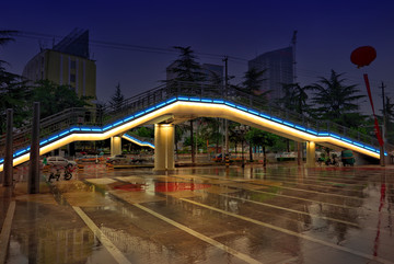 ps夜景天橋效果圖