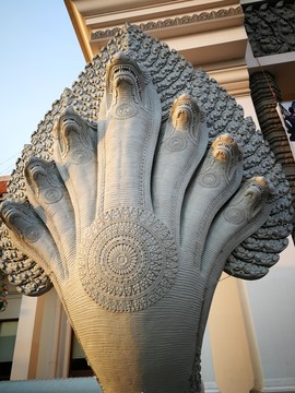 高棉雕塑眼镜蛇