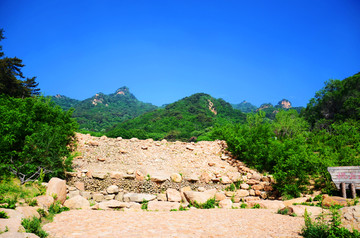 千山桃花溪谷栏水坝