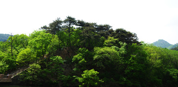 千山云潭上山阶梯路与山林山峰