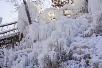 千山云潭景区球状条状冰雪冰挂