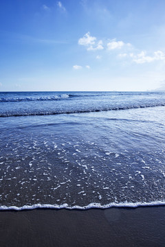 波浪起伏的海岸