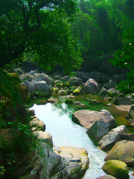 清清山泉