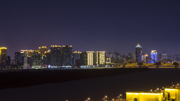 海滨城市夜景