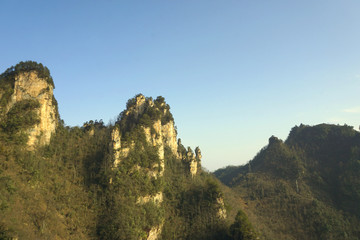 从索道上看天子山