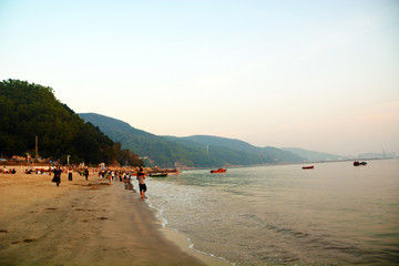 官湖海滩风景