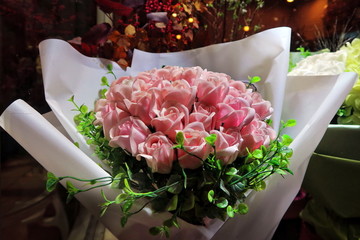 一束粉玫瑰生日鲜花