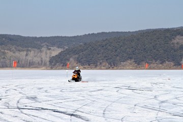 雪地摩托