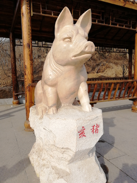 雕塑猪