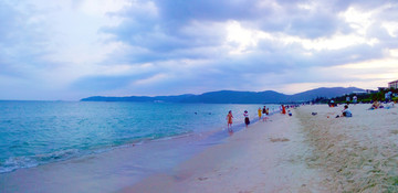 亚龙湾海边全景