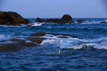 大海浪花礁石