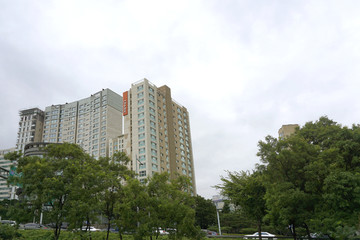 韩国首尔汉江岸的住宅楼