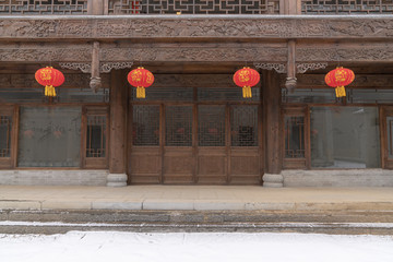 中式雕花木门窗