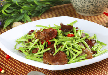 蘺蒿炒臘肉