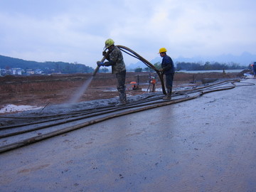 水泥浇灌